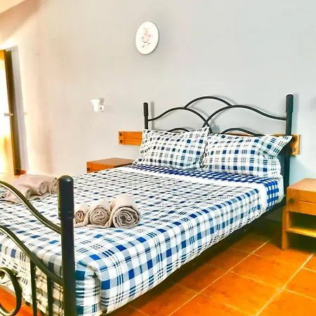 Apartment T2, Oura *